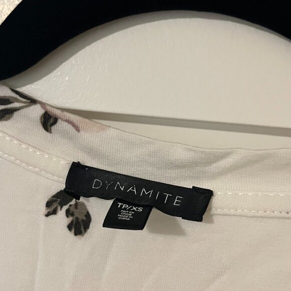 Dynamite Floral V-Neck Tank Top - Picture 4 of 4